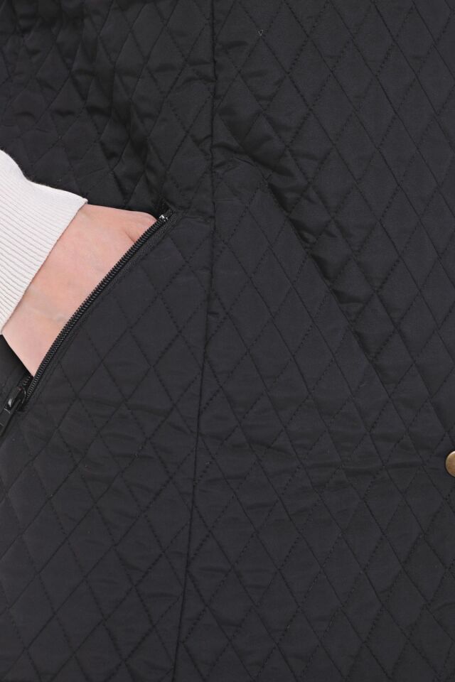 POLO YAKA SİYAH KAPİTONE YELEK
